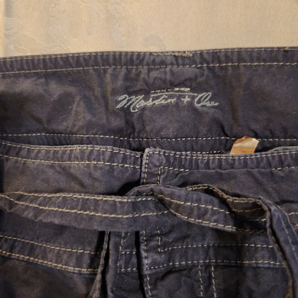 Capris - Picture 2 of 3